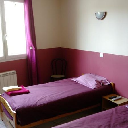 Le Pic Boeuf Hotell Manthes Eksteriør bilde